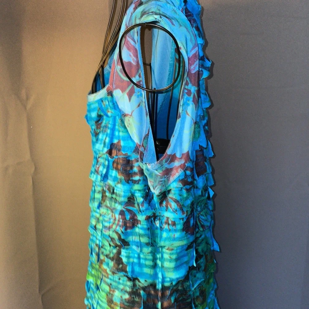 NWOT.  Cubism - woman’s sleeveless dress.  size small - Picture 3 of 6